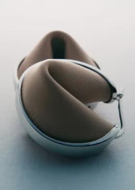 Ormé Hoop Earrings Edition Silver in rhodium with Taupe Leather